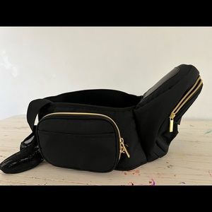 Tushbaby hip carrier